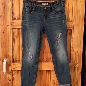 Maurices true blue skinny jeans size 14